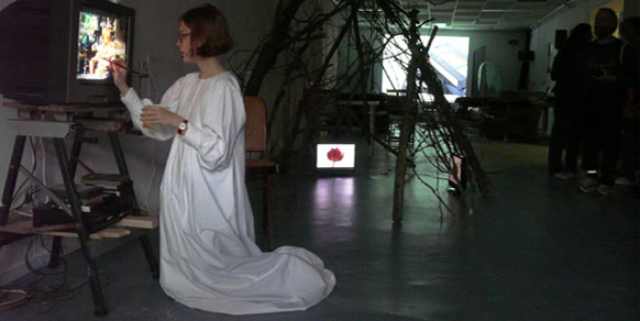 Installations and a performance by Sonja van Kerkhoff + Carmen McGlinn at Openmakers Studio as part of LISFE Leiden